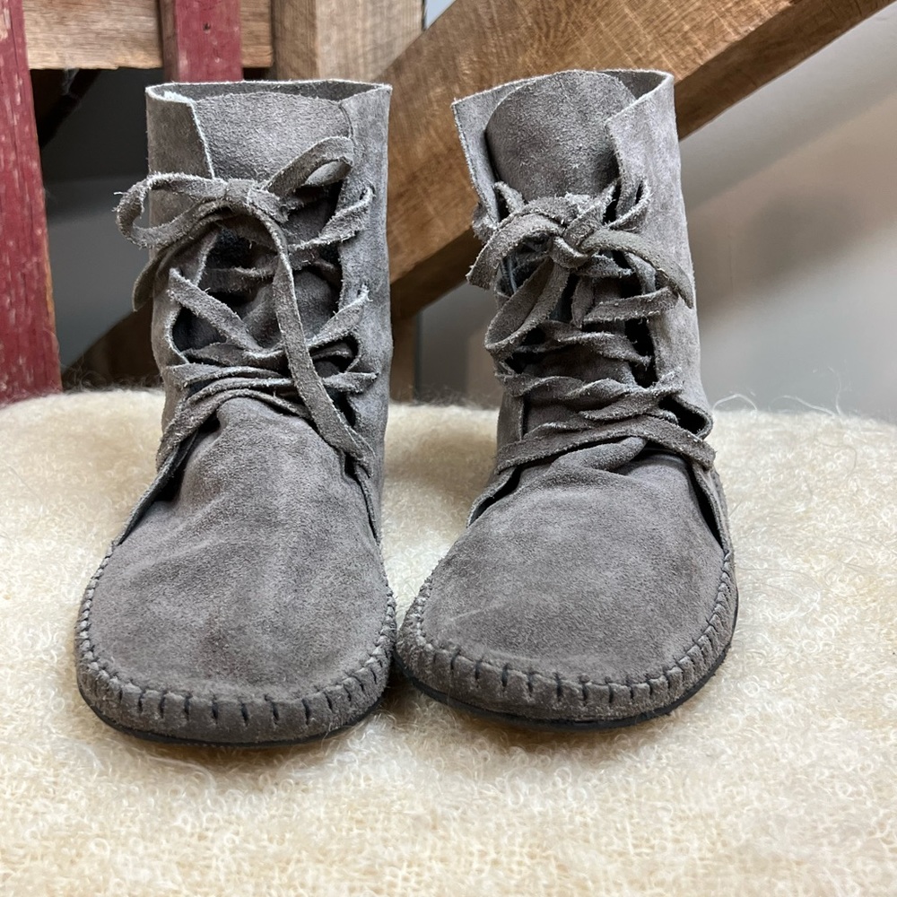 Handmade leather fairy boots gray.  Size 9.5 like new!